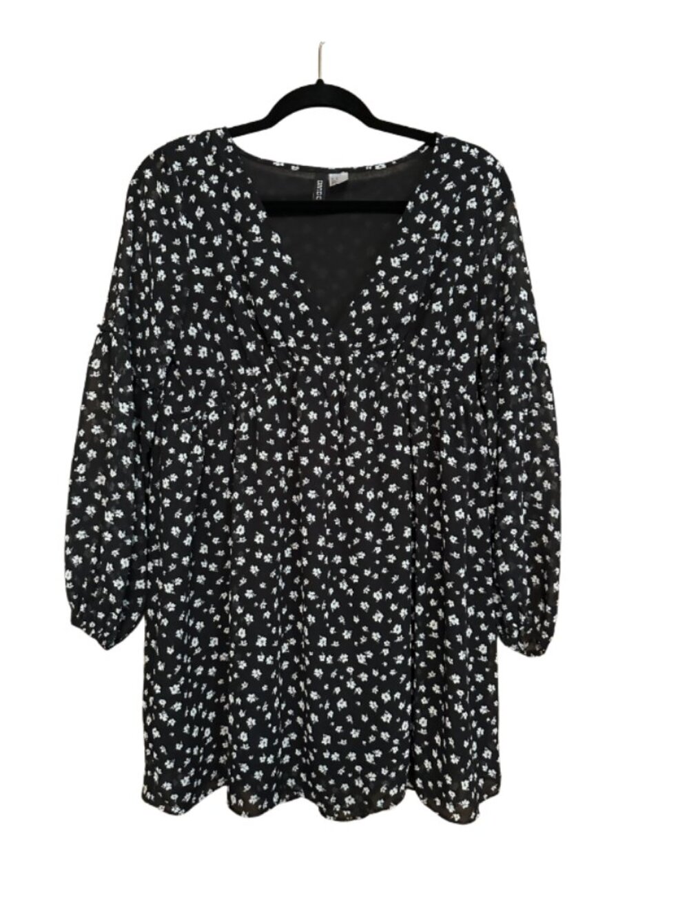 Divided Black and White Floral Long Sleeve Dress